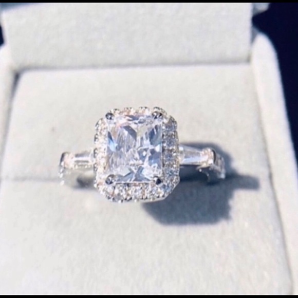 .925 Sterling Silver 5 Carat Moissanite Diamond - Picture 3 of 4